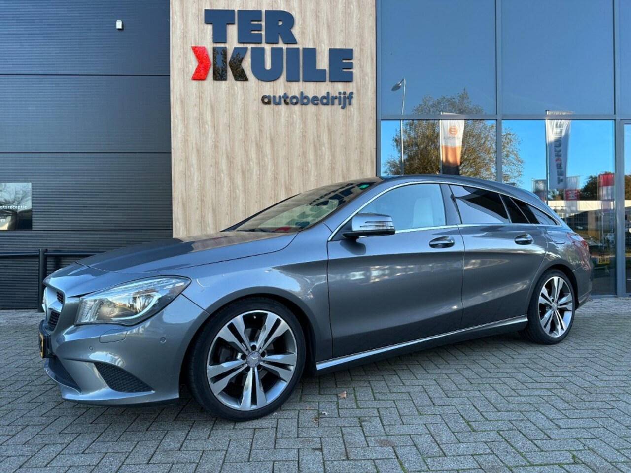 Mercedes-Benz CLA-klasse Shooting Brake - Shooting Brake 180 AMBITION / Pano / trekh. - AutoWereld.nl