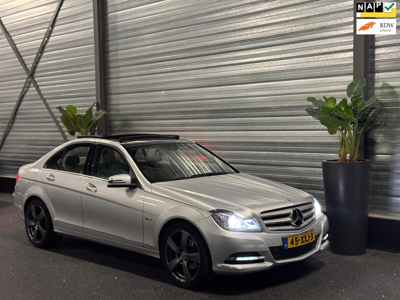 Mercedes-Benz C-klasse - 250 Business Class Avantgarde Pano | Navi | Memory | Dealer Onderhouden - AutoWereld.nl