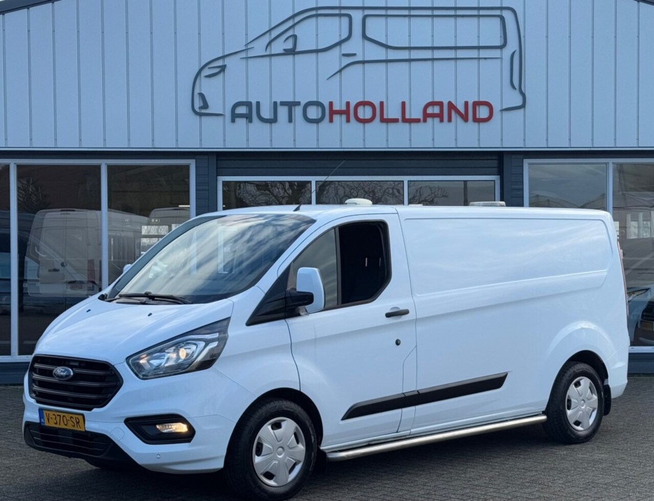 Ford Transit Custom - 2.0 TDCI 96KW 131PK L2H1 EURO 6 SORTIMO INRICHTING/ AIRCO/ CRUIS - AutoWereld.nl