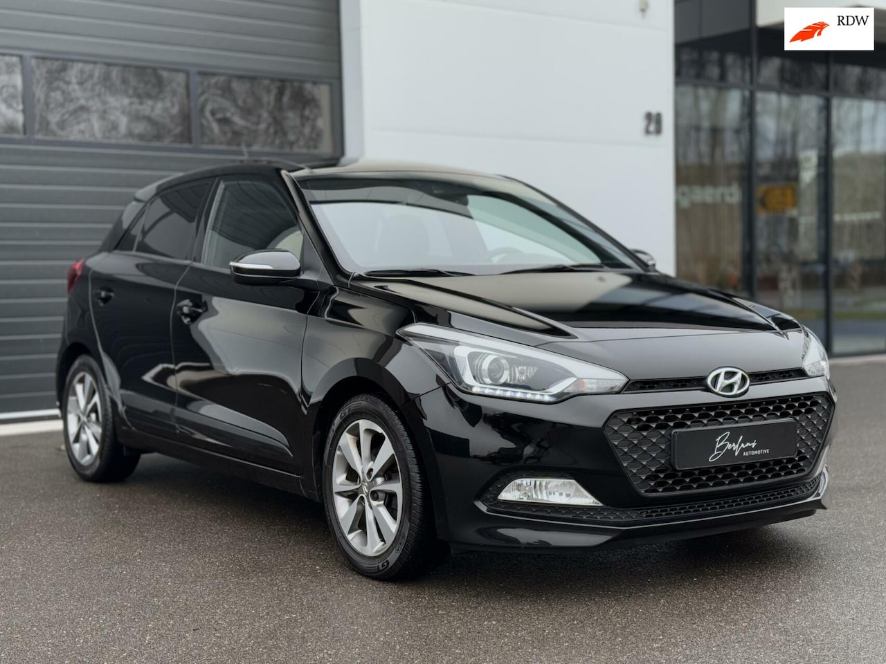 Hyundai i20 - 1.0 T-GDI Comfort Pano-dak|Navi|Stoelverw|Camera - AutoWereld.nl