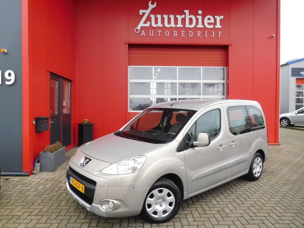 Peugeot Partner Tepee - 1.6 VTi XT Style Tepee 1.6 VTi XT Style - AutoWereld.nl