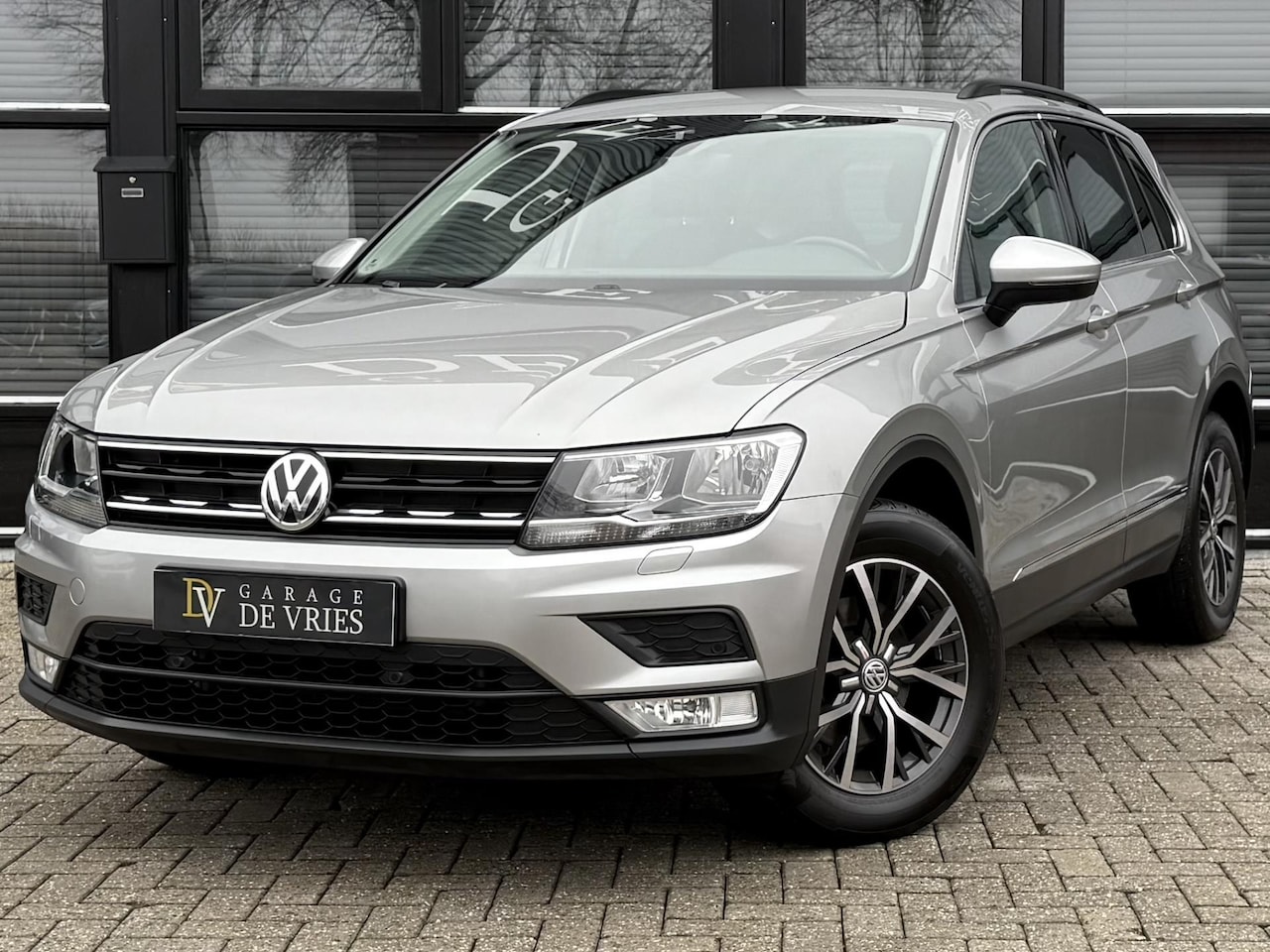 Volkswagen Tiguan - 1.4 TSI Highline ACC + Lane Assist Navi Garantie - AutoWereld.nl