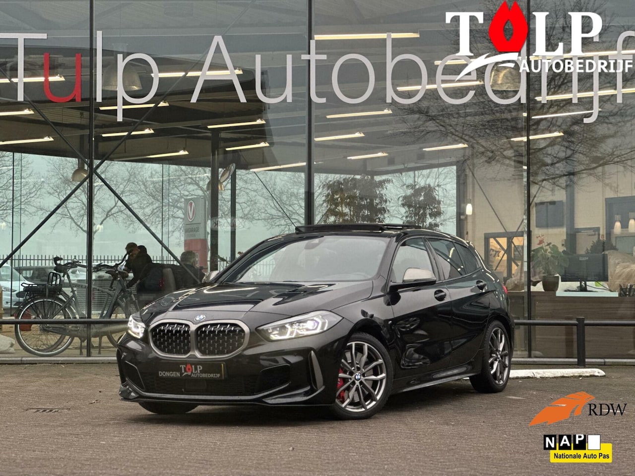 BMW 1-serie - M135i xDrive Business Edition Plus M135i xDrive Business Edition Plus PANO VOLL! - AutoWereld.nl