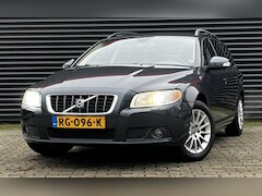 Volvo V70 - 2.5T Summum | Automaat | Airconditioning | Lederen bekleding | Trekhaak | NAP | Nieuwe APK