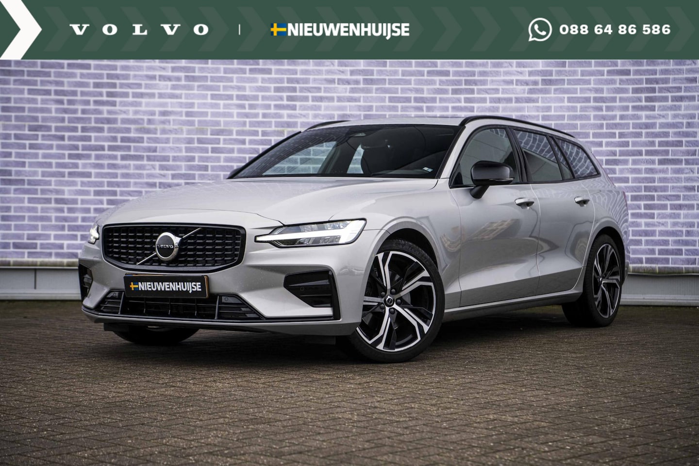 Volvo V60 - 2.0 B4 Plus Dark | Adaptive Cruise Control | Panoramadak | 19” | Camera | Apple Carplay | - AutoWereld.nl