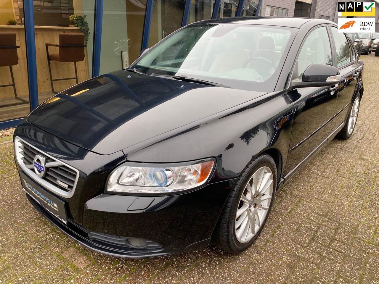 Volvo S40 - 2.4i 170PK Summum LEER / XENON / YOUNGTIMER - AutoWereld.nl