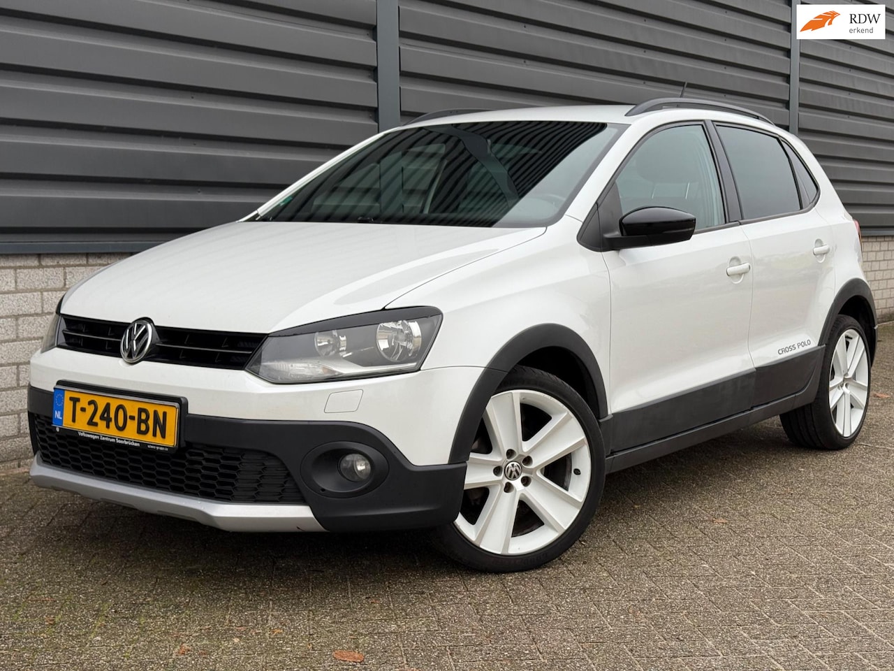 Volkswagen Polo - 1.2-12V Cross navi cruise parelmoer Nieuwe ketting!! - AutoWereld.nl