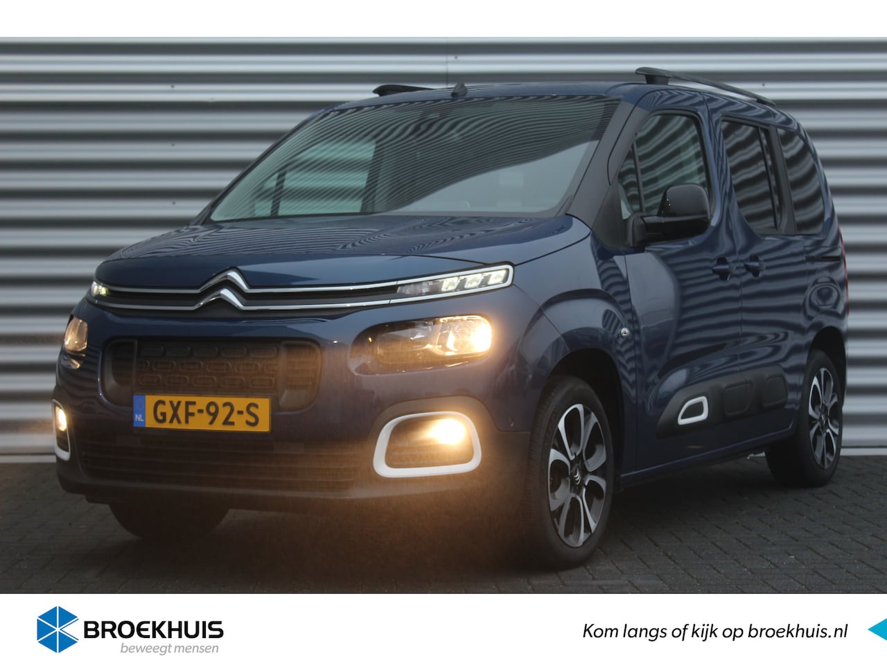 Citroën Berlingo - 1.2 PURETECH 130PK SHINE AUTOMAAT / NAVI / CLIMA / LED / PDC / 17" LMV / CAMERA / KEYLESS - AutoWereld.nl