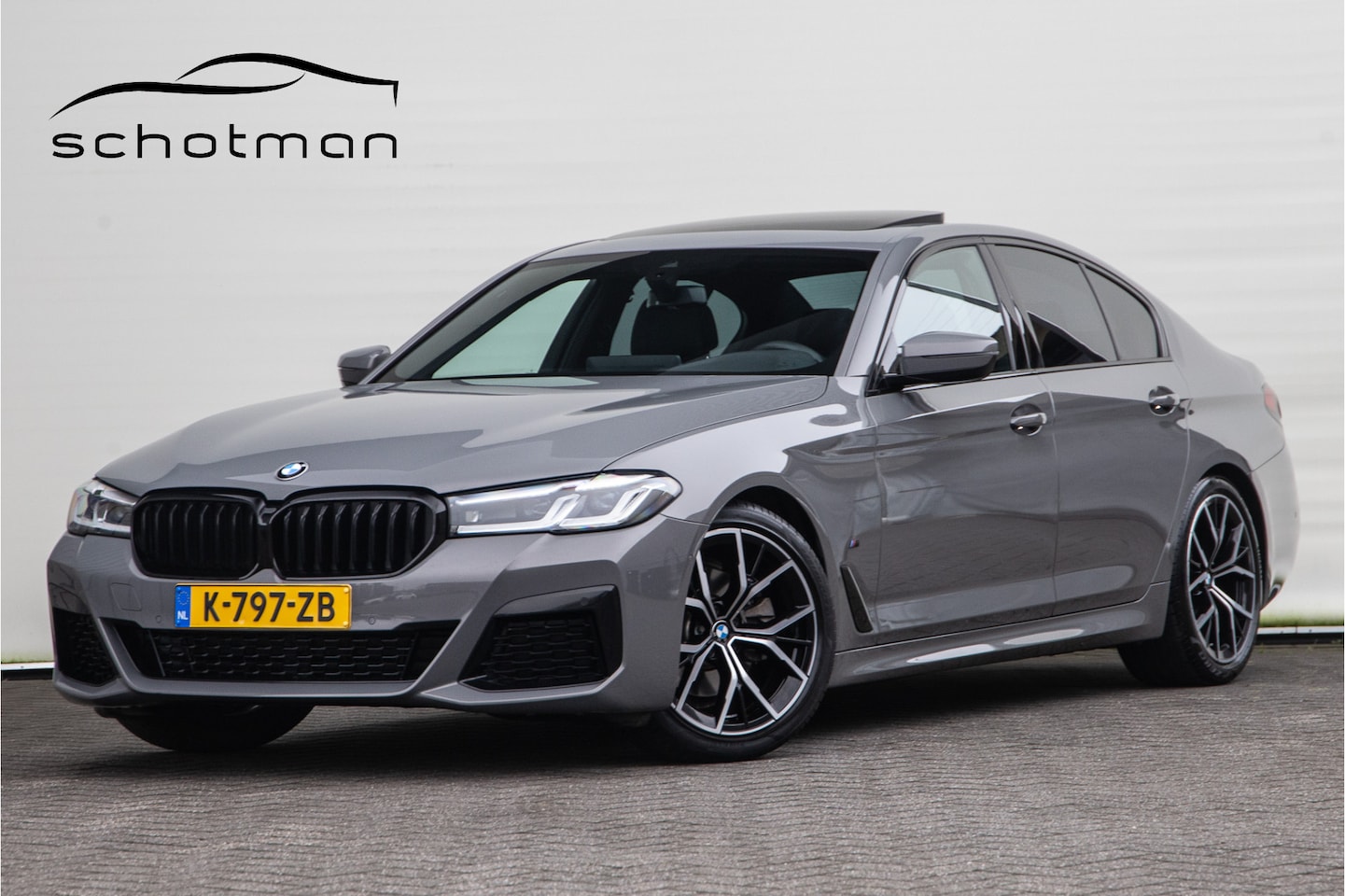 BMW 5-serie - 520i M Sport High Executive 520i M-Sport High Executive, Panorama, Facelift, Berninagrau, 2021 - AutoWereld.nl