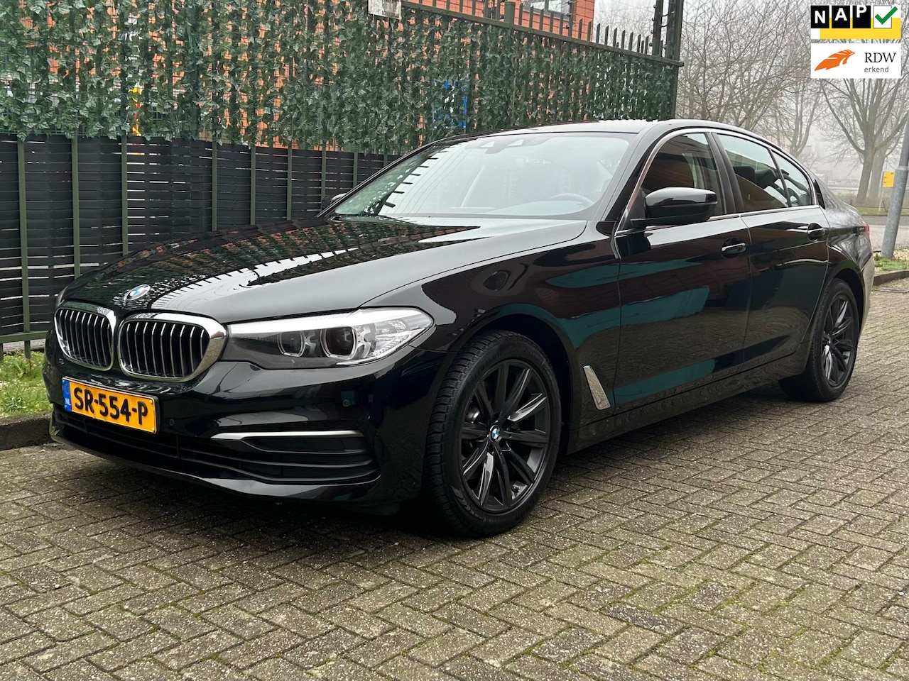 BMW 5-serie - 520i 184PK 2018 AUT Zwart NAP|XENON|2E EIG - AutoWereld.nl