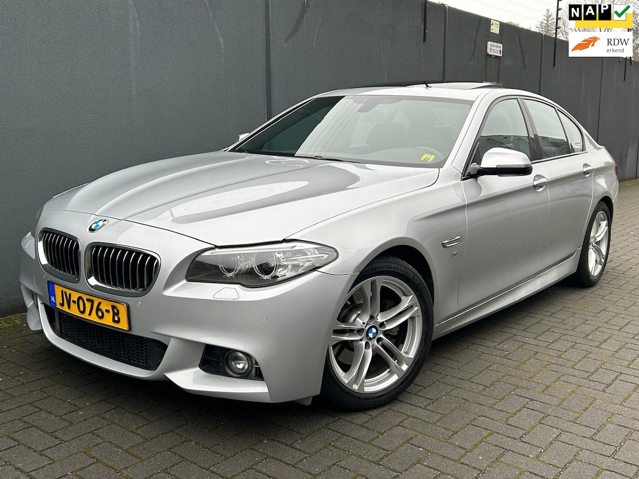 BMW 5-serie - 520i M Sport / NAP / 1e Eigenaar / Goed Onderh - AutoWereld.nl