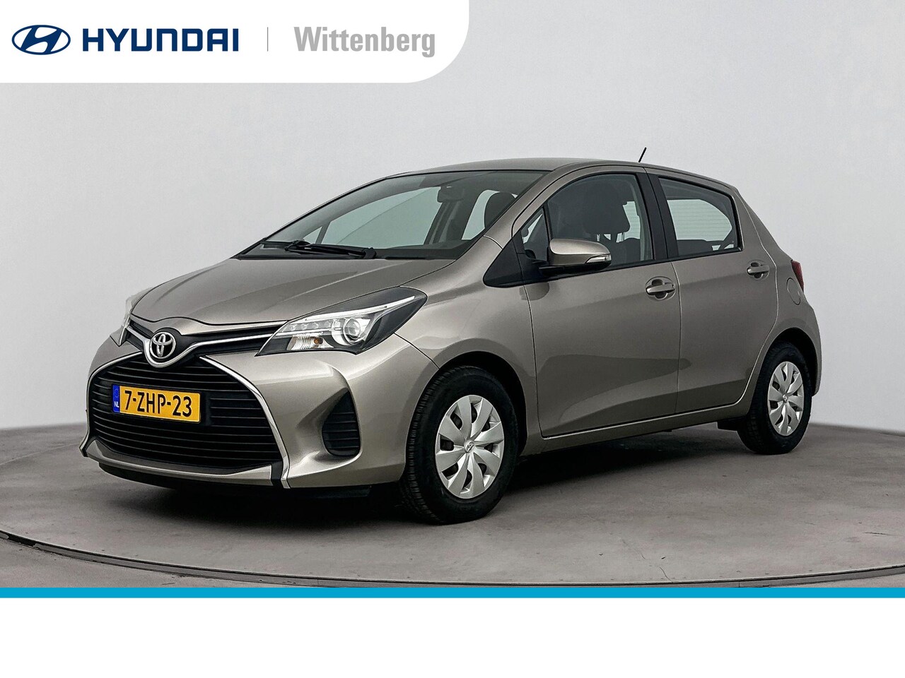 Toyota Yaris - 1.0 VVT-i Aspiration | Navigatie | Camera | All Season banden | Airco | - AutoWereld.nl