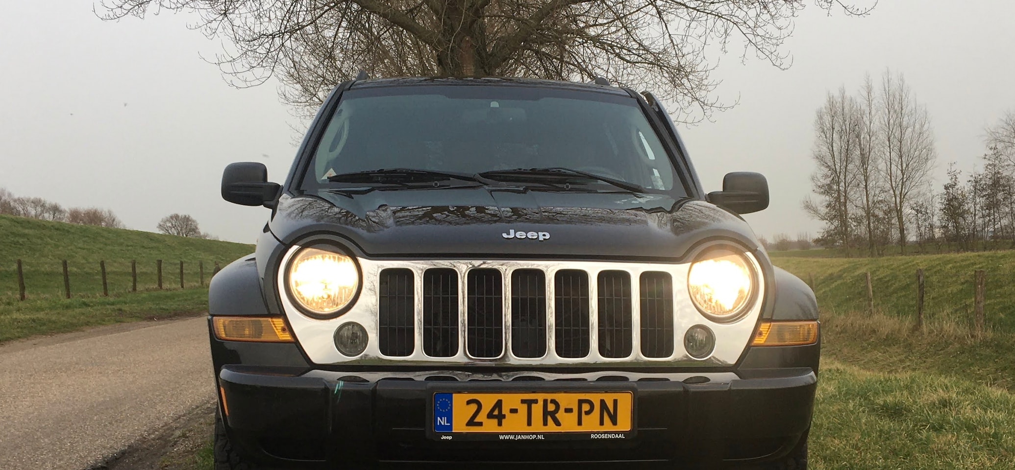 Jeep Cherokee - 2.8 CRD Limited VIP, Apple CarPlay, Android auto, achteruitrijcamera - AutoWereld.nl