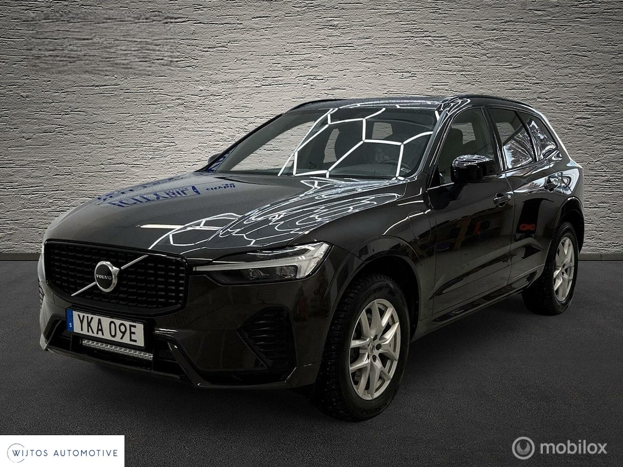 Volvo XC60 - 2.0 Recharge T6 AWD R-Design Long Range, HK, Pano - AutoWereld.nl