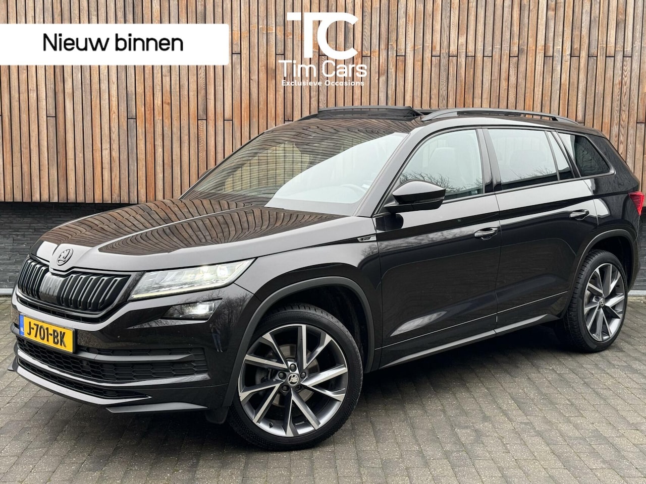 Skoda Kodiaq - 1.5 TSI Sportline Automaat | Panoramadak | LED | Groot navigatiescherm | 20 inch lichtmeta - AutoWereld.nl