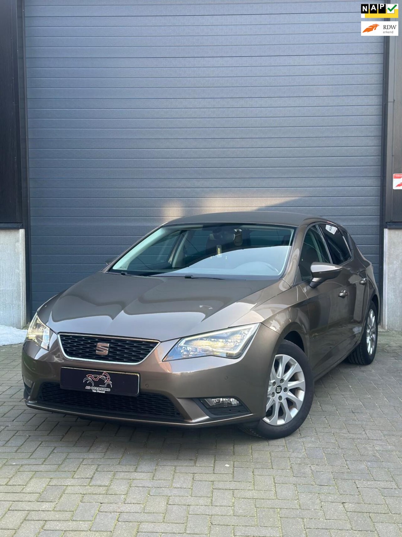 Seat Leon - 1.6 TDI Style Connect Ecomotive 1.6 TDI Style Connect Ecomotive - AutoWereld.nl