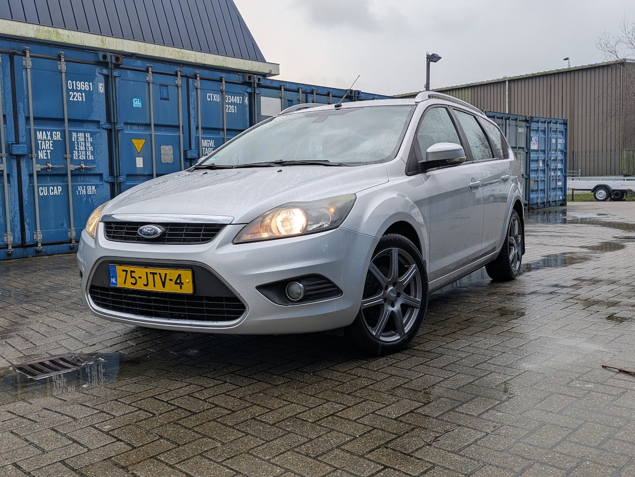 Ford Focus Wagon - 1.8 Titanium Zie video sportvelgen allseason - AutoWereld.nl