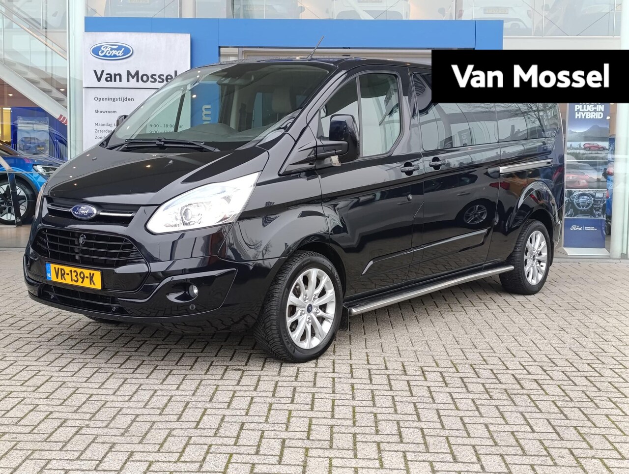 Ford Transit Custom - 290 2.2 TDCI L2H1 Limited DC | Champions Edition | Leder | Camera | Trekhaak | Navigatie - AutoWereld.nl