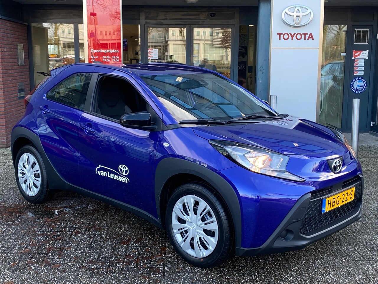 Toyota Aygo X - PLAY AUTOMAAT APPLE/ANDROID CAMERA 7"DISPLAY LED AD-CRUISE AIRCO DAB+ - AutoWereld.nl