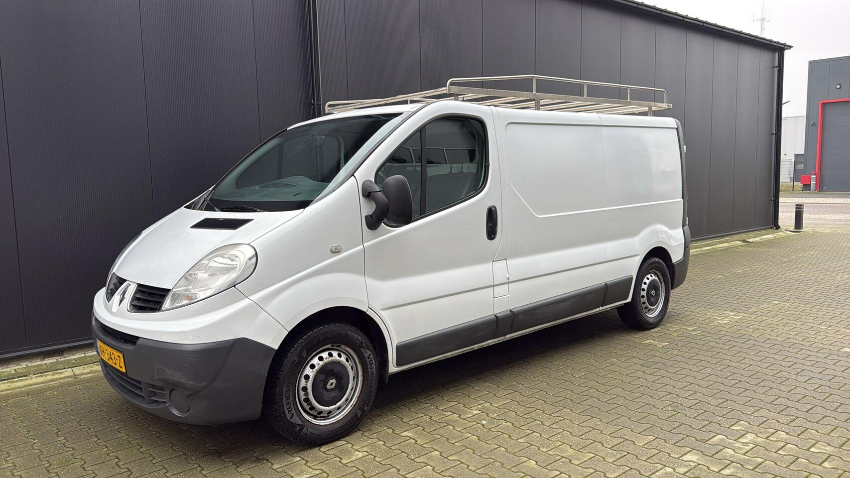 Renault Trafic - 2.0 dCi T29 L2H1 imperiaal met rol - AutoWereld.nl