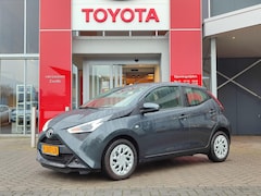 Toyota Aygo - 5-DEURS AUTOMAAT X-PLAY NAVI AIRCO CAMERA BLUETOOTH EL-RAMEN/SPIEGELS 1E-EIG NL-AUTO