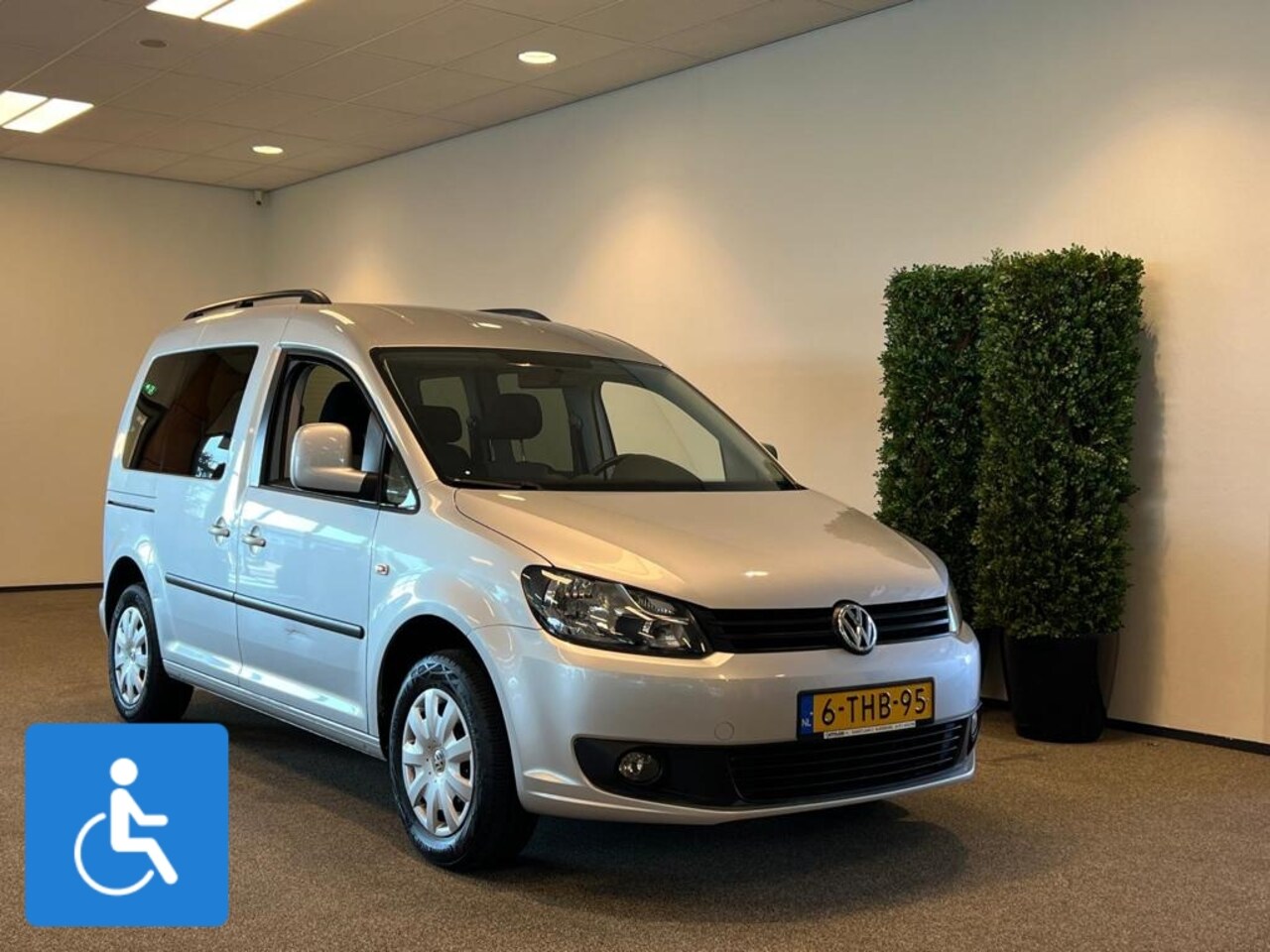 Volkswagen Caddy - Rolstoelauto (airco) 3+1 of 5+0 - AutoWereld.nl