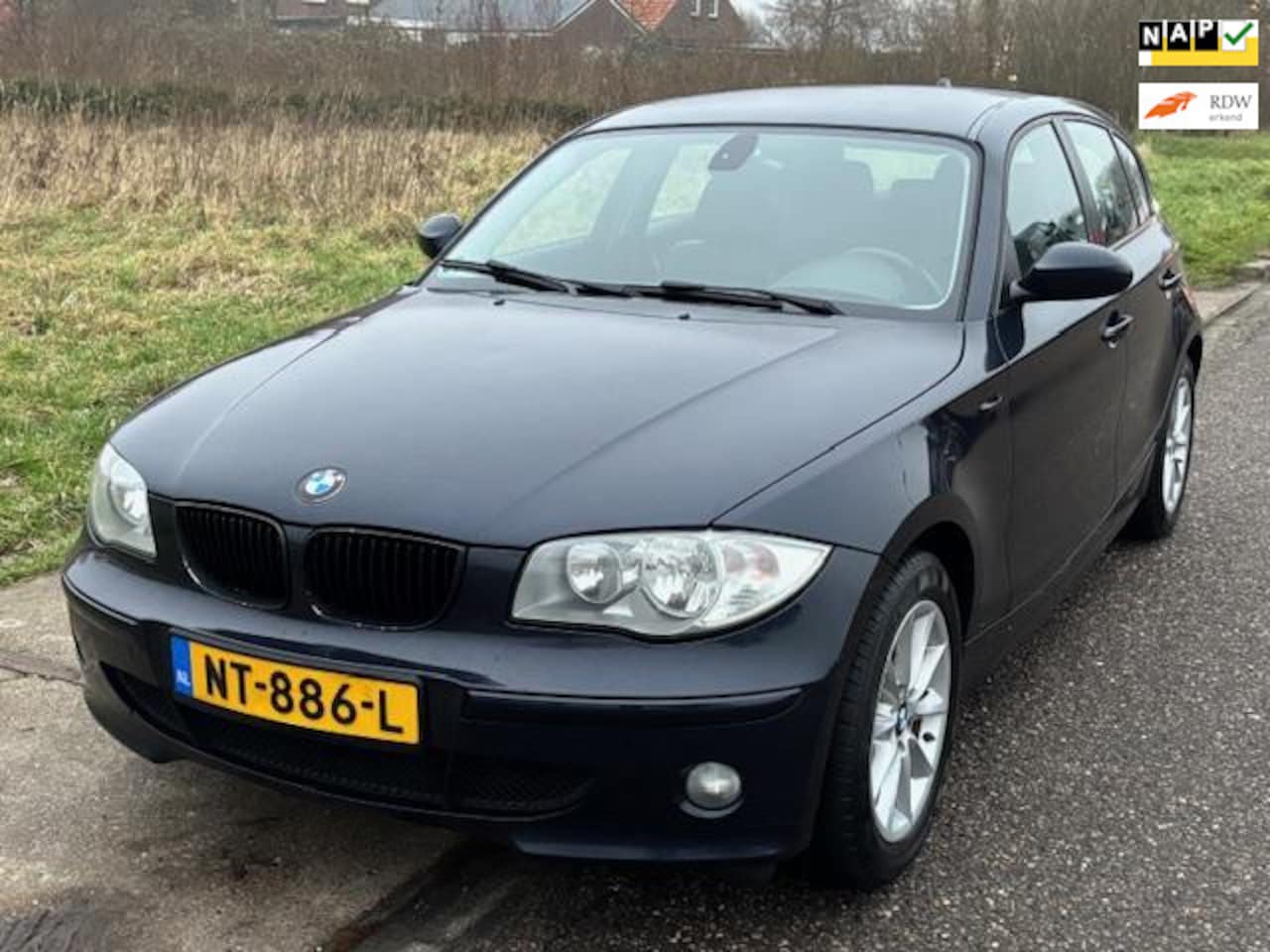 BMW 1-serie - 120i 5-Drs Sportline ECC Audio/CD Electric pakket Leder LMV 16" ABS ESP Cruisecontrol PDC - AutoWereld.nl