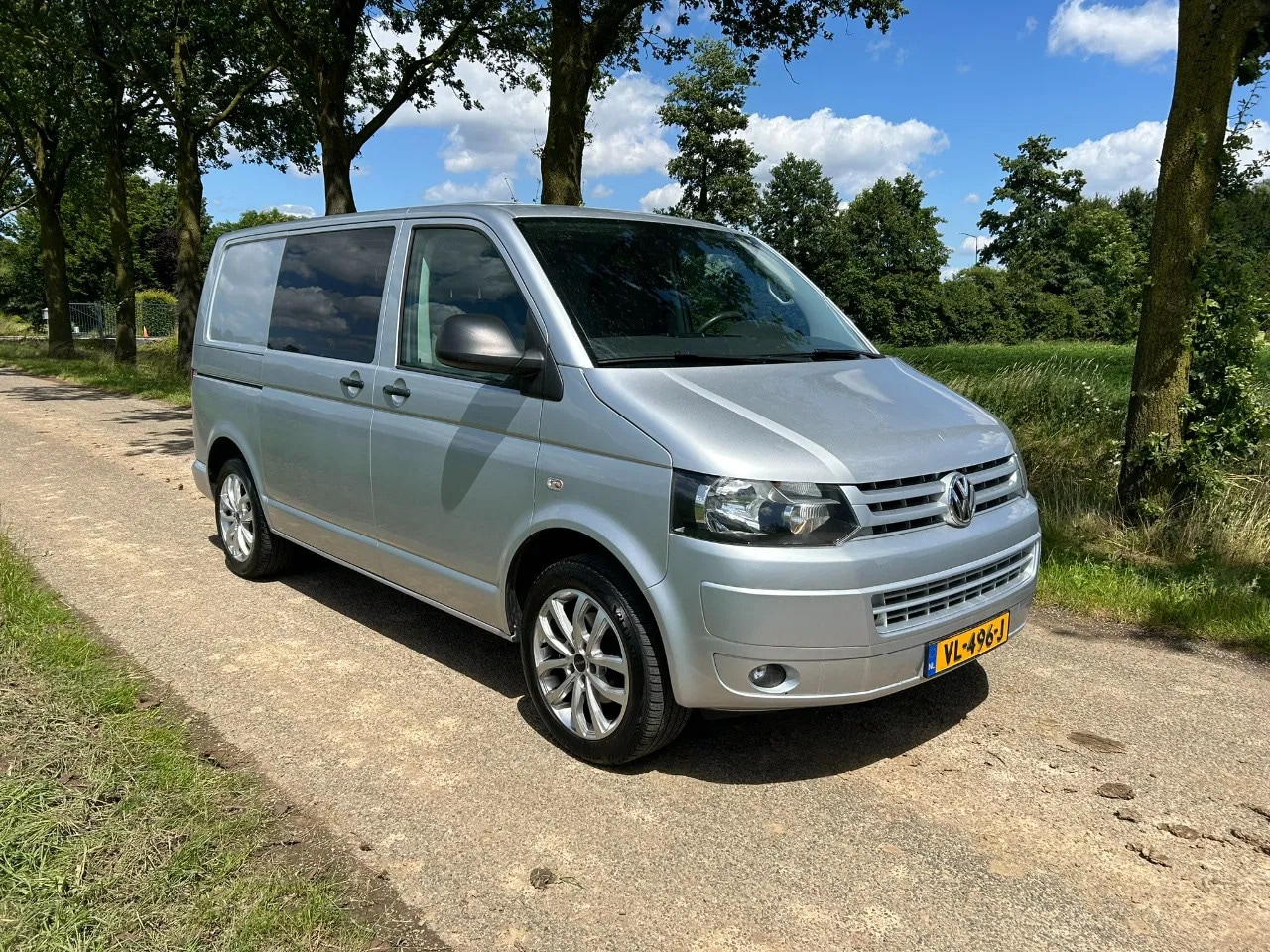 Volkswagen Transporter - 2.0 TDI Bleumotion Technology L1 H1 114 PK apk 14-12-2025 Airco - AutoWereld.nl