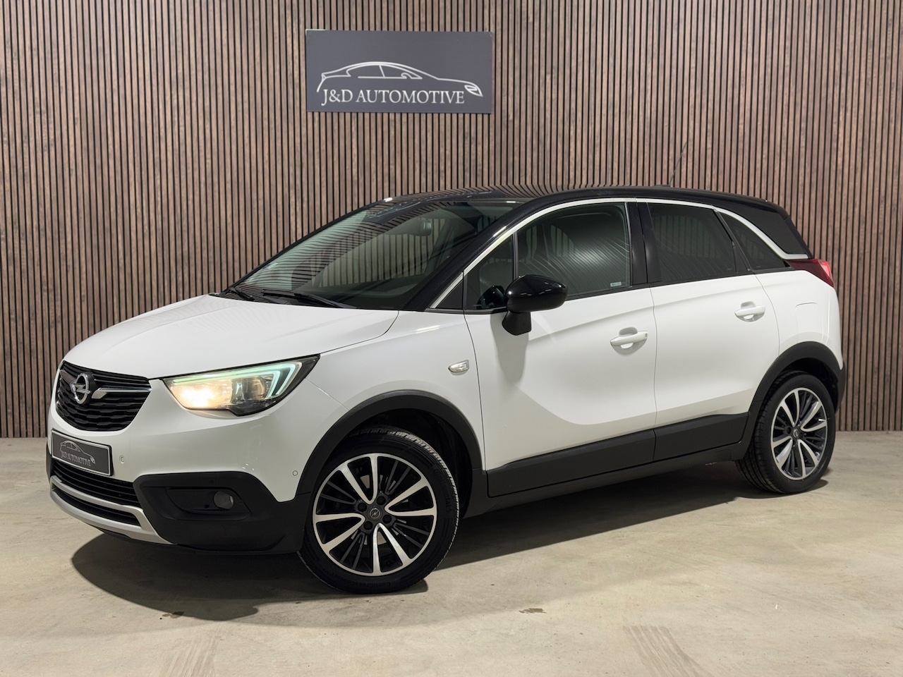 Opel Crossland X - 1.2 Turbo Innovation 2017 LED NAVI CAMERA CLIMA - AutoWereld.nl