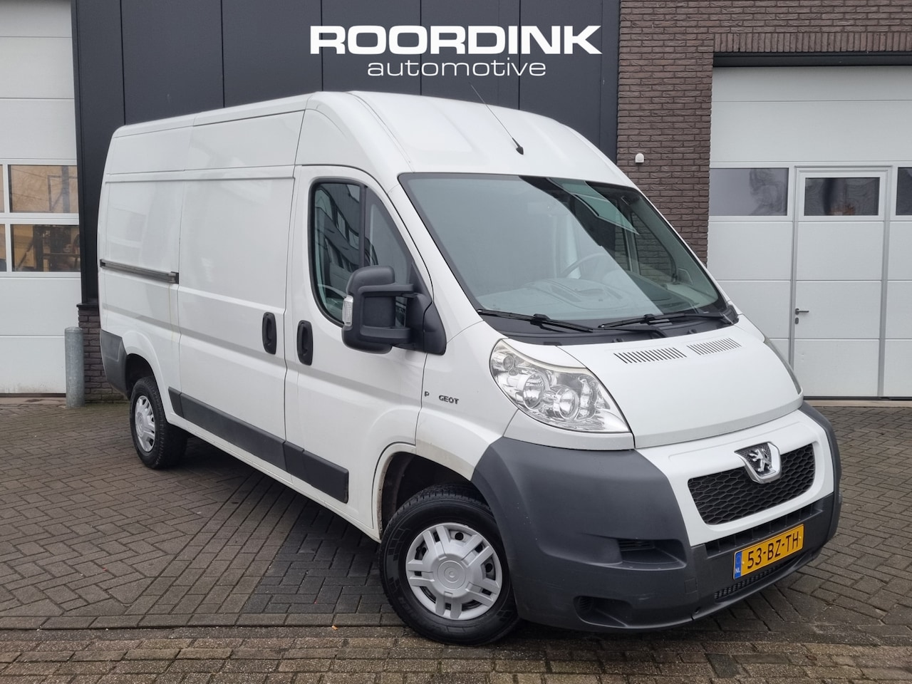 Peugeot Boxer - Zo meenemen!|Bluetooth|Airco|PDC - AutoWereld.nl