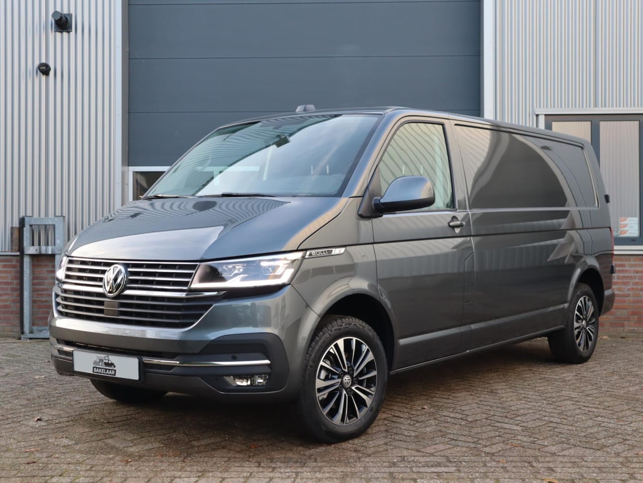 Volkswagen Transporter - Bulli 2.0 TDI 150pk DSG, Stoelverw., L2H1 - AutoWereld.nl