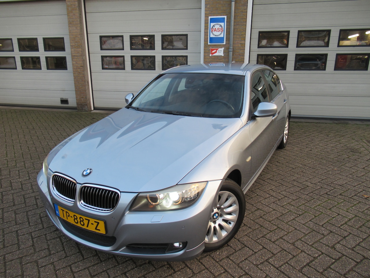 BMW 3-serie - 325i Executive Xenon, Clima, PDC - AutoWereld.nl