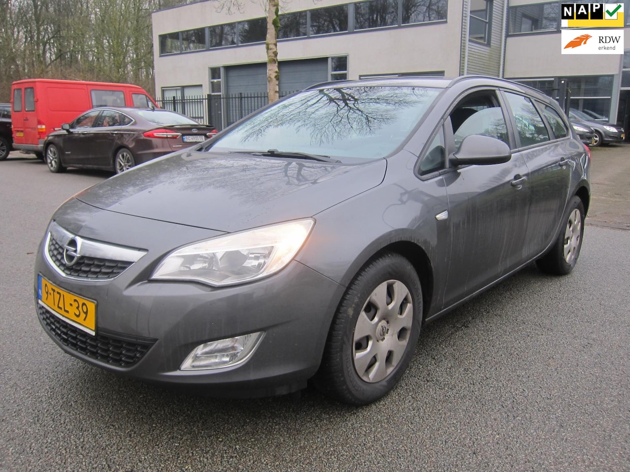 Opel Astra Sports Tourer - 1.7 CDTi Cosmo NAVI CLIMA PDC EURO 5 EXPORT!! - AutoWereld.nl