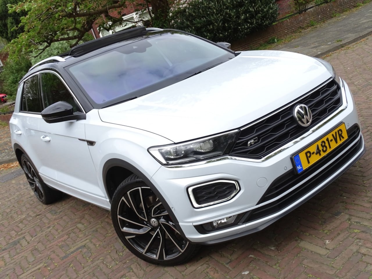 Volkswagen T-Roc - 2.0 TSI 190PK DSG 4-Motion / R-line Sport 2019 / LED - AutoWereld.nl