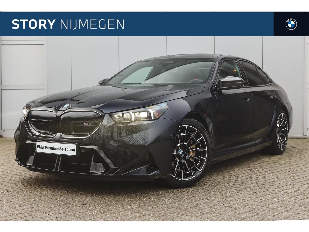 BMW M5 - 5-serie High Executive Automaat / M Drive Professional / Trekhaak / M Carbon-keramische re - AutoWereld.nl