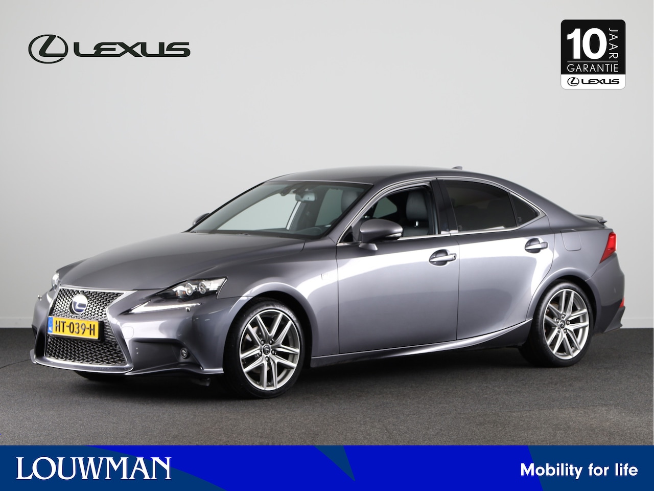 Lexus IS - 300h F Sport Line | Navigatie | Camera | Elektrisch verstelbare voorstoel(en) | LM velgen - AutoWereld.nl