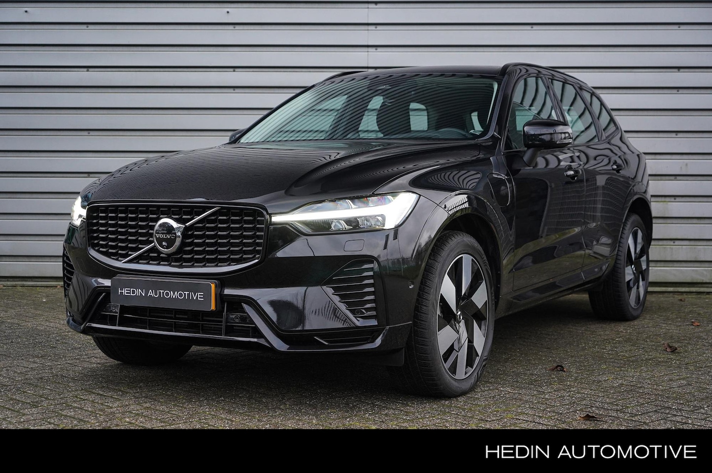 Volvo XC60 - T6 Ultimate Dark Plug In Hybride 350PK AWD |360° Rondom Camera | Luchtvering | Bowers & Wi - AutoWereld.nl