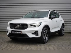 Volvo XC40 - 2.0 B3 Plus Dark | 360 graden camera | Parkeerverwarming | Lederen bekleding | Stoel en st