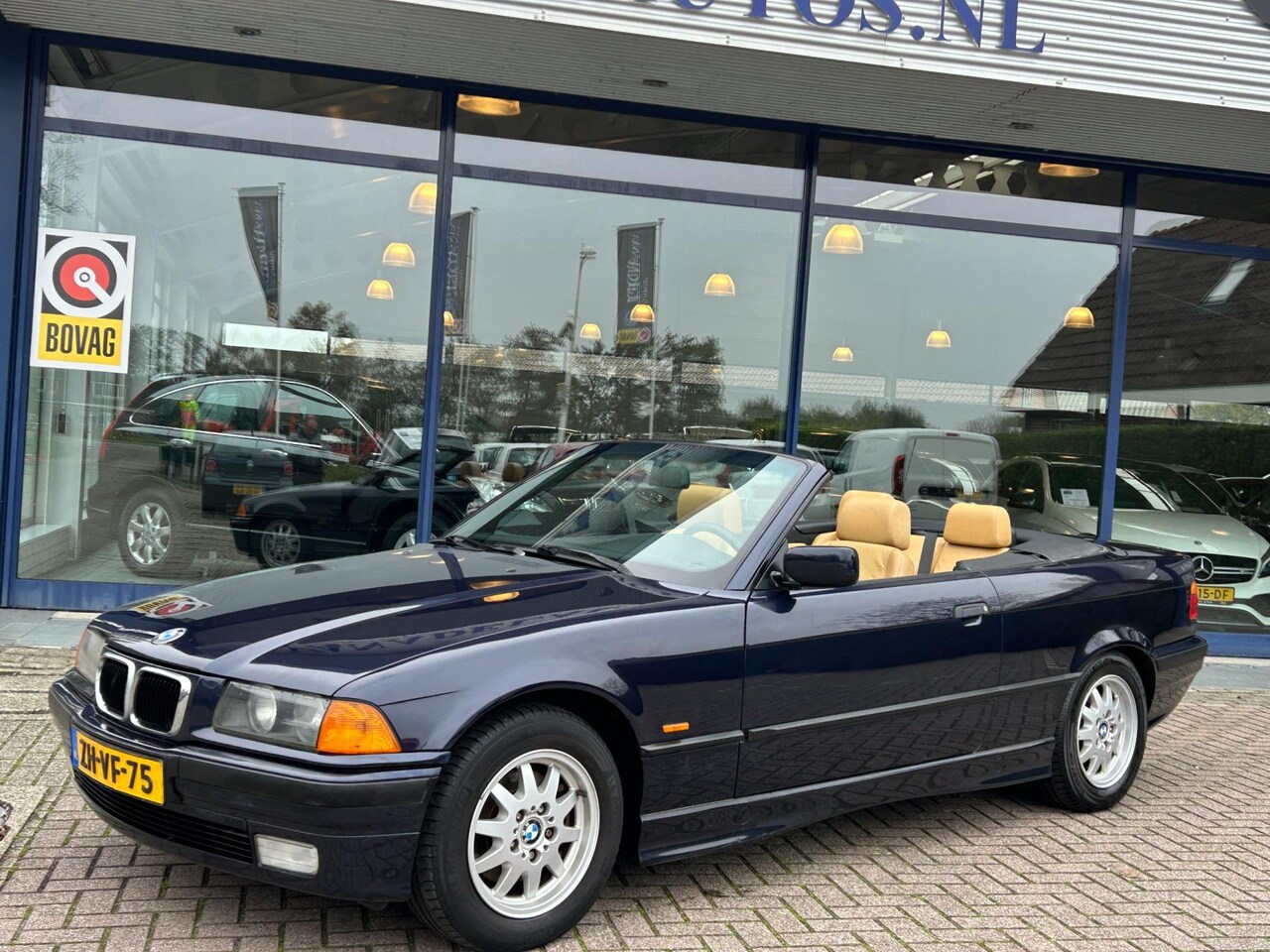 BMW 3-serie Cabrio - 320i Executive Aut. Hardtop Elek. Dak Leder Elek. Stoelen+Verw. NAP NL-Auto Nette Staat! - AutoWereld.nl