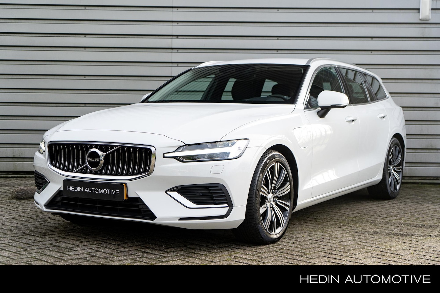 Volvo V60 - T6 Plug In Hybride AWD Inscription Expression 398pk |Long Range | Climate Pack|Adaptieve C - AutoWereld.nl