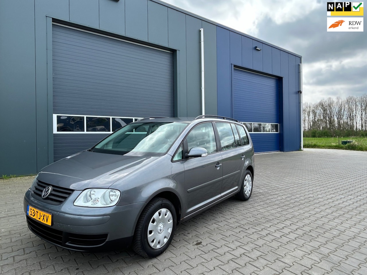 Volkswagen Touran - 1.6-16V FSI Optive I Airco - AutoWereld.nl