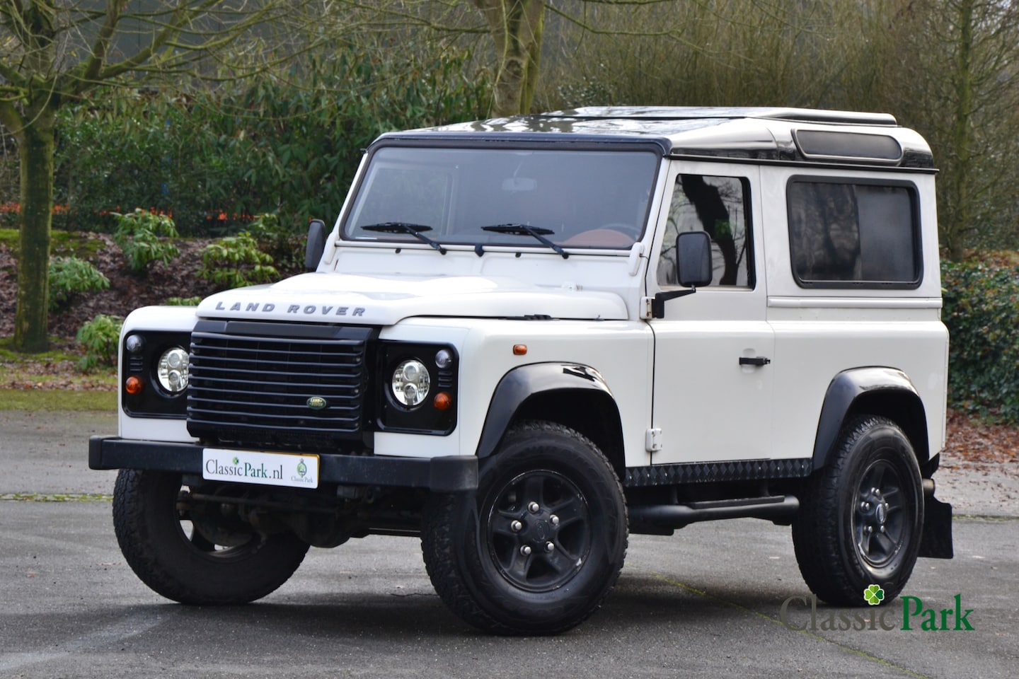 Land Rover Defender 90 - 2.4 TD - AutoWereld.nl