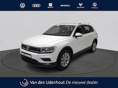 Volkswagen Tiguan - 1.5 TSI Comfortline Business | Trekhaak | Navigatie