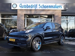 Lynk & Co 01 - 1.5 261PK ZWARTE-HEMEL 6.6Kwh ROLHOES 360-CAMERA PANO/SCHUIF INFINITY DAB NAVI CARPLAY CAM