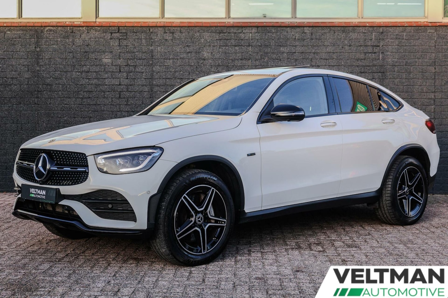 Mercedes-Benz GLC-klasse Coupé - 300e 4MATIC AMG LINE PANO MEMORY TREKHAAK ADAPTIVE CRUISE - AutoWereld.nl