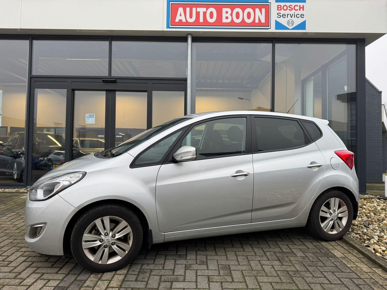 Hyundai ix20 - 1.6i 125PK AUTOMAAT i-Vision : ECC-Airco/1E.E/CC - KM=NAP - NL AUTO - AutoWereld.nl