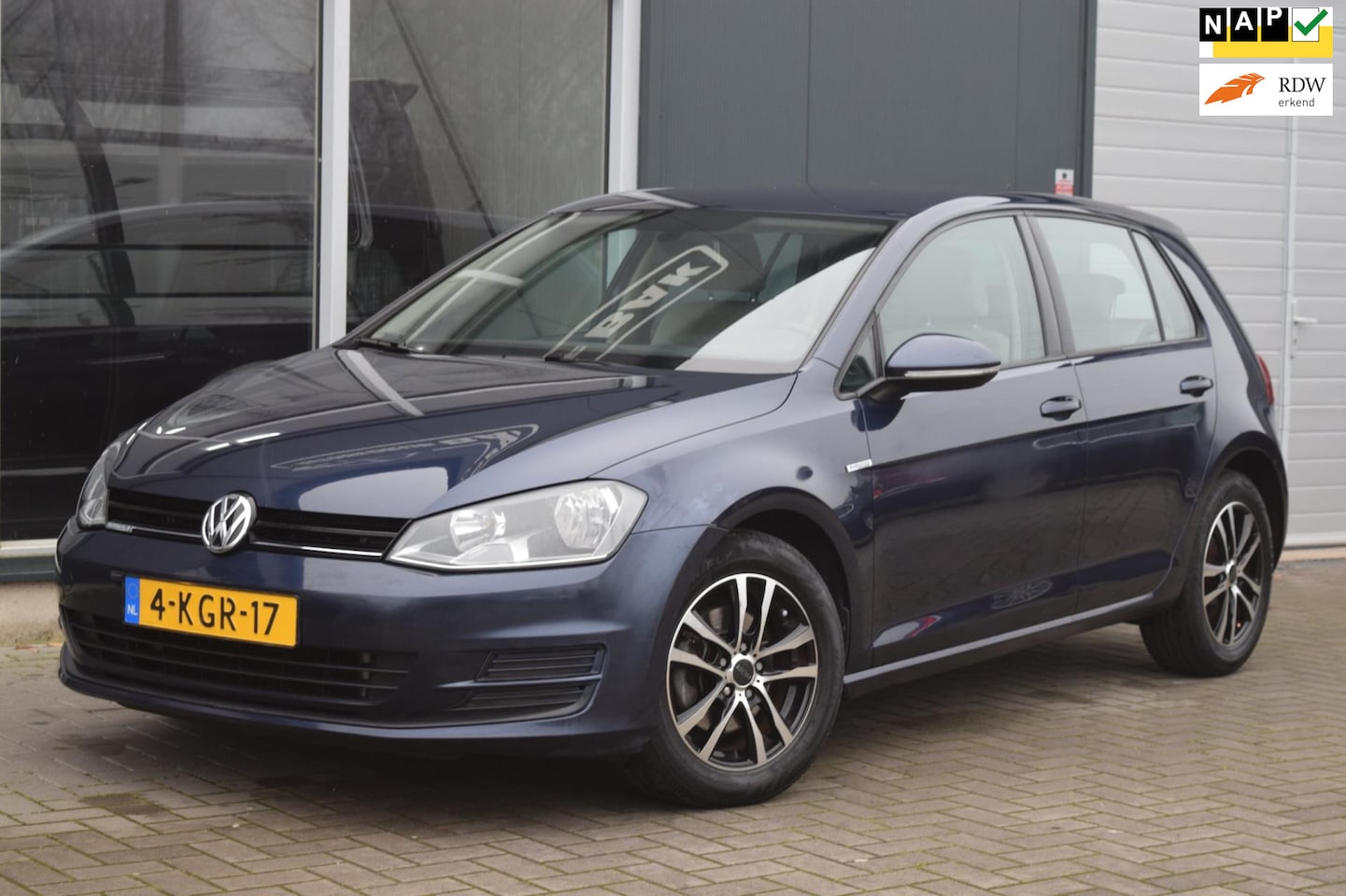 Volkswagen Golf - 1.6 TDI Comfortline | Clima | Cruise | Navi | APK 6-2025 - AutoWereld.nl