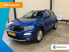 Volkswagen T-Roc - 1.0 TSI 110 pk Style | Elektrisch bedienbare achterklep | Trekhaak | Navigatie |