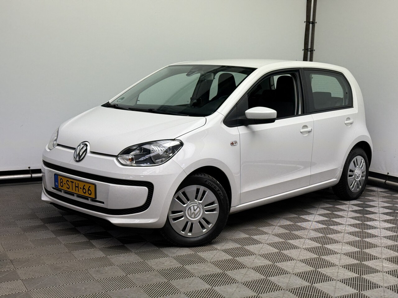 Volkswagen Up! - 1.0 move up! BlueMotion 5-drs Airco Navi NL Auto - AutoWereld.nl