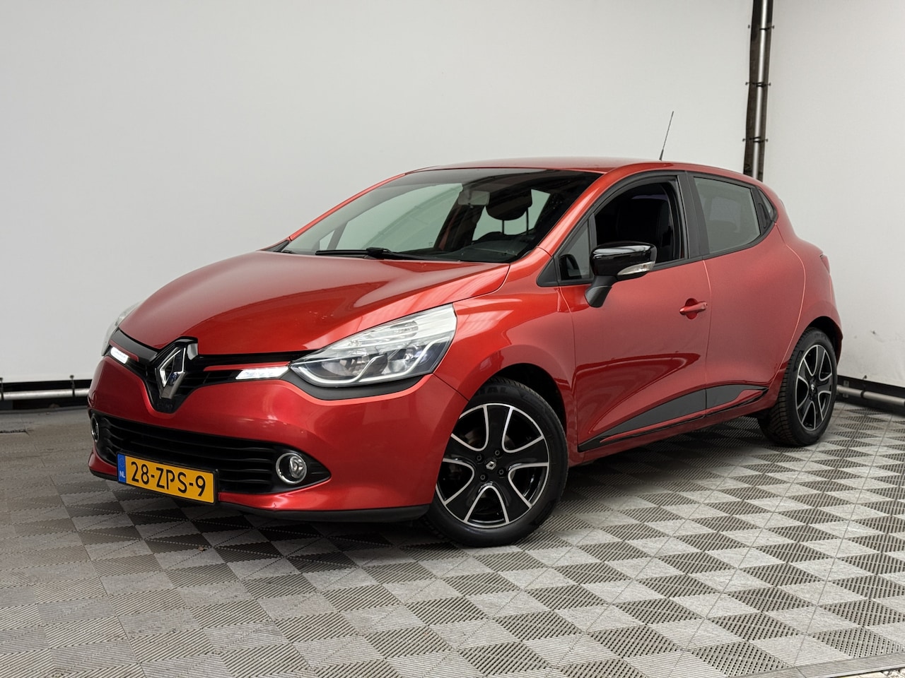 Renault Clio - 0.9 TCe Expression PDC Airco LM16" Navi NL Auto - AutoWereld.nl